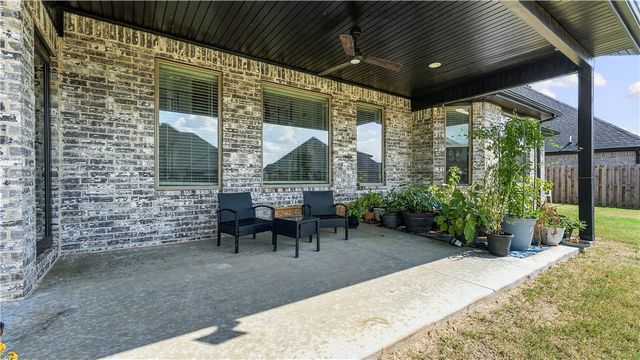 1111 Longbourn Drive, Centerton, AR 72719