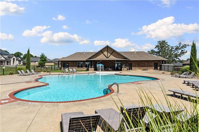 1111 Longbourn Drive, Centerton, AR 72719