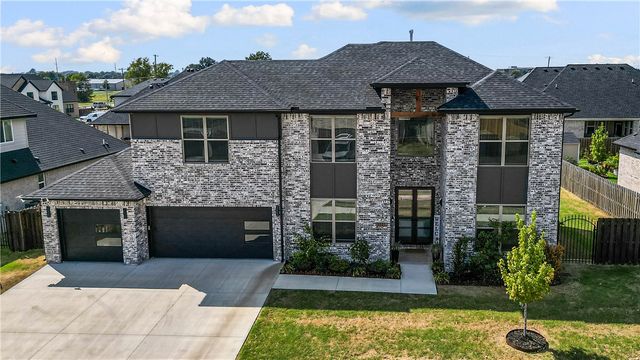 1111 Longbourn Drive, Centerton, AR 72719