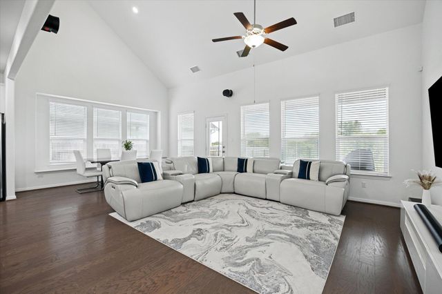 209 Crimson Rose CT, Liberty Hill, TX 78642