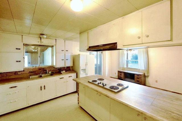 2864 Hillcrest Dr, Cameron Park, CA 95682