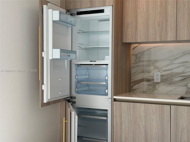 77 SE 5th St 1615, Miami, FL 33131