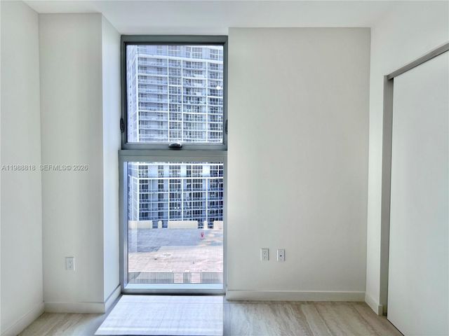 77 SE 5th St 1615, Miami, FL 33131