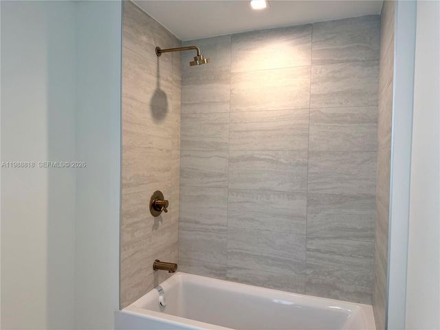 77 SE 5th St 1615, Miami, FL 33131