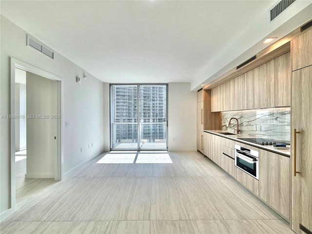 77 SE 5th St 1615, Miami, FL 33131