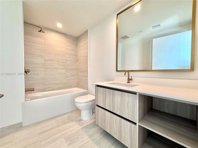 77 SE 5th St 1615, Miami, FL 33131