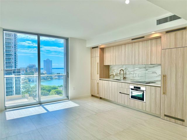 77 SE 5th St 1615, Miami, FL 33131