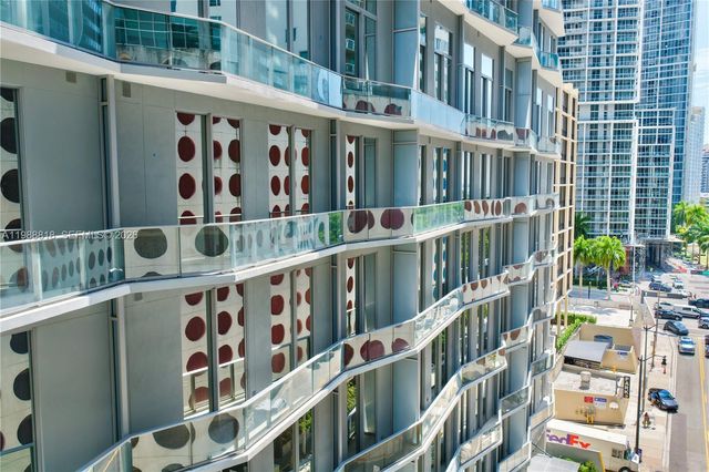77 SE 5th St 1615, Miami, FL 33131