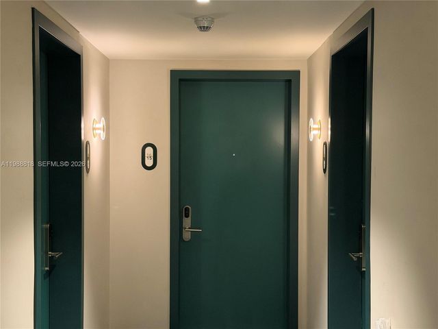 77 SE 5th St 1615, Miami, FL 33131