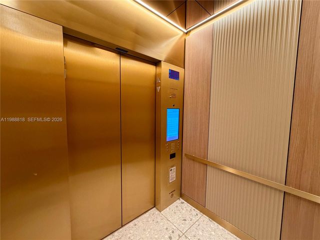 77 SE 5th St 1615, Miami, FL 33131