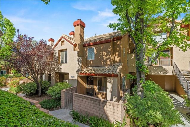 22713 Copper Hill 44, Saugus, CA 91350
