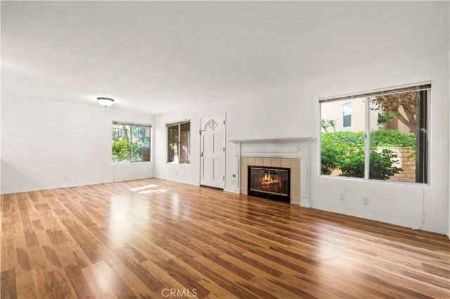 22713 Copper Hill 44, Saugus, CA 91350