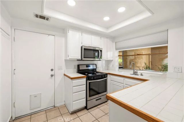 22713 Copper Hill 44, Saugus, CA 91350