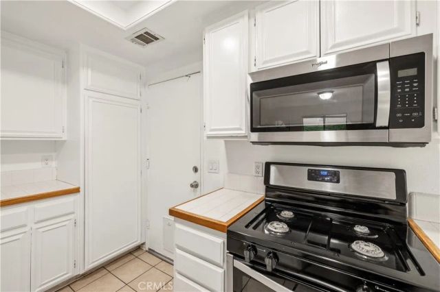 22713 Copper Hill 44, Saugus, CA 91350
