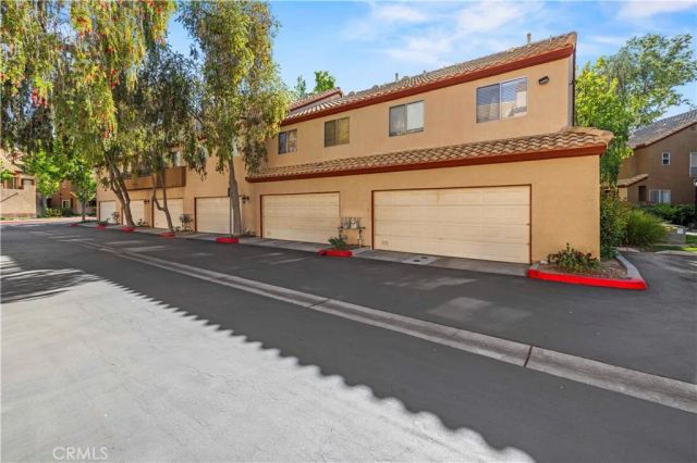 22713 Copper Hill 44, Saugus, CA 91350