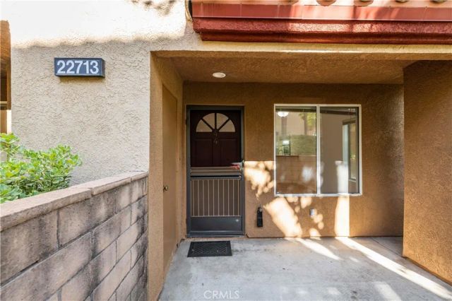 22713 Copper Hill 44, Saugus, CA 91350