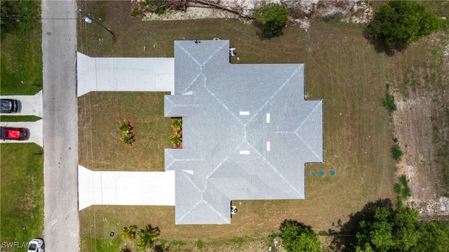 2422 Mae AVE S, Lehigh Acres, FL 33973