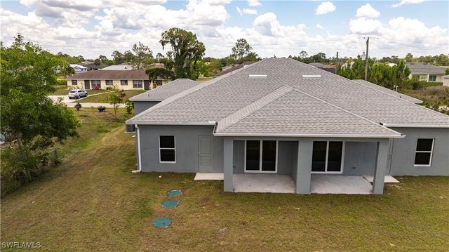 2422 Mae AVE S, Lehigh Acres, FL 33973