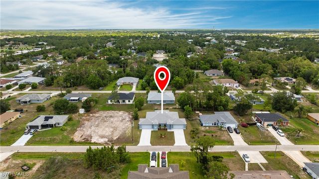2422 Mae AVE S, Lehigh Acres, FL 33973