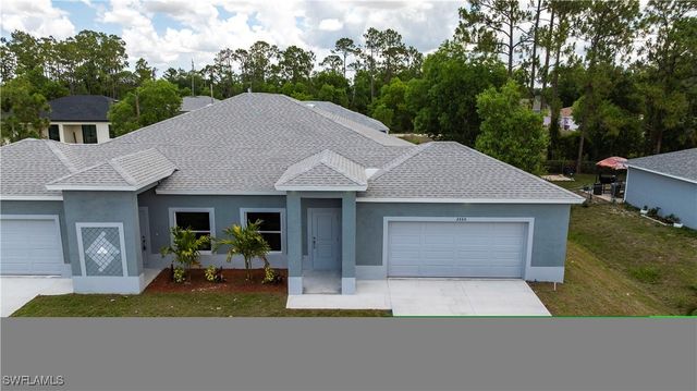 2422 Mae AVE S, Lehigh Acres, FL 33973