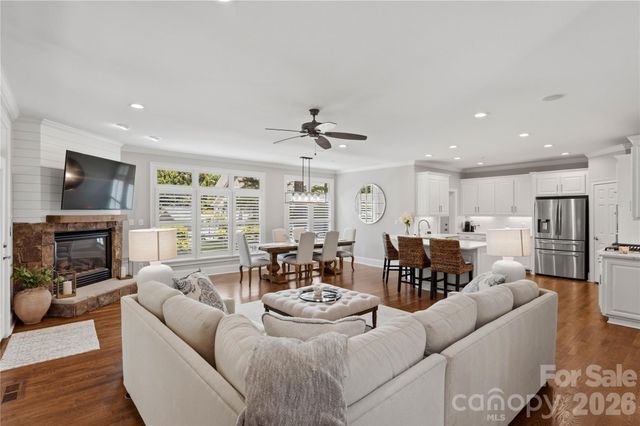 103 White Crest Court, Mooresville, NC 28117