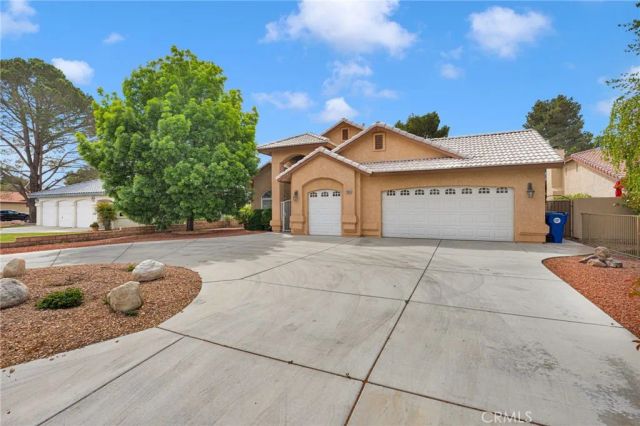 14685 Cool Glen Drive, Helendale, CA 92342