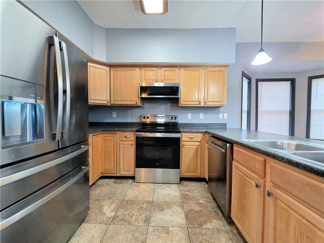 422 S 22nd Street, St Joseph, MO 64501