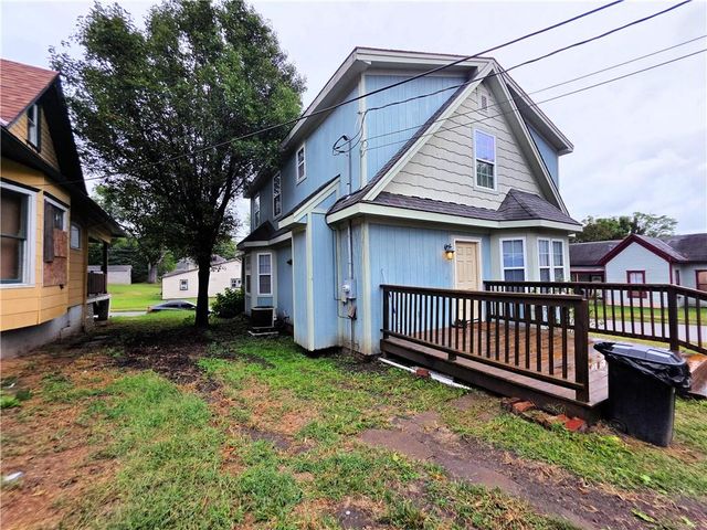 422 S 22nd Street, St Joseph, MO 64501