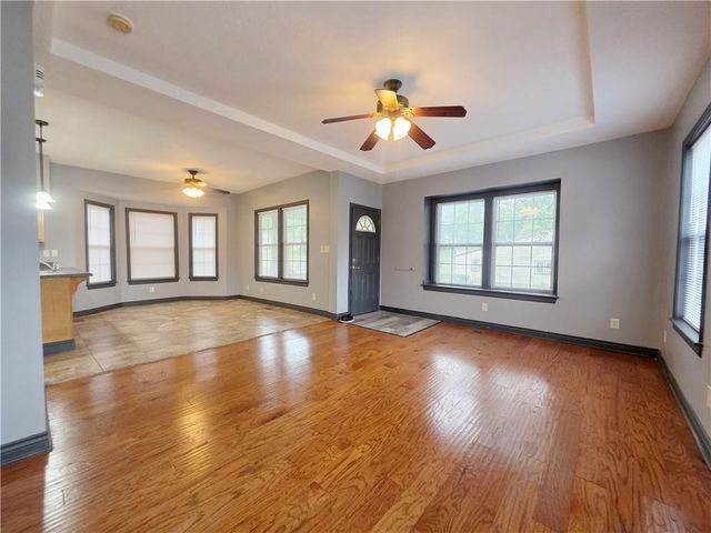 422 S 22nd Street, St Joseph, MO 64501