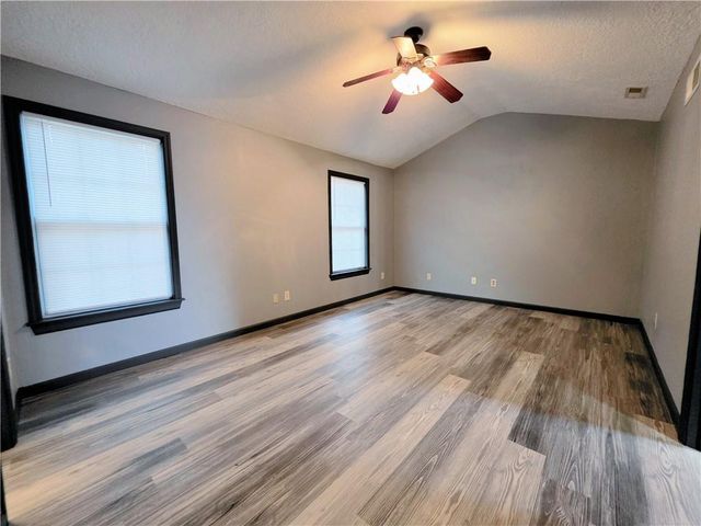 422 S 22nd Street, St Joseph, MO 64501