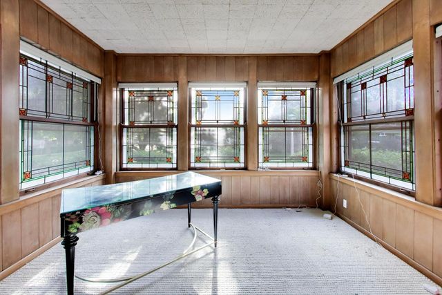 801 Gunderson Avenue, Oak Park, IL 60304