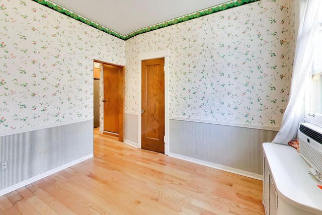 801 Gunderson Avenue, Oak Park, IL 60304
