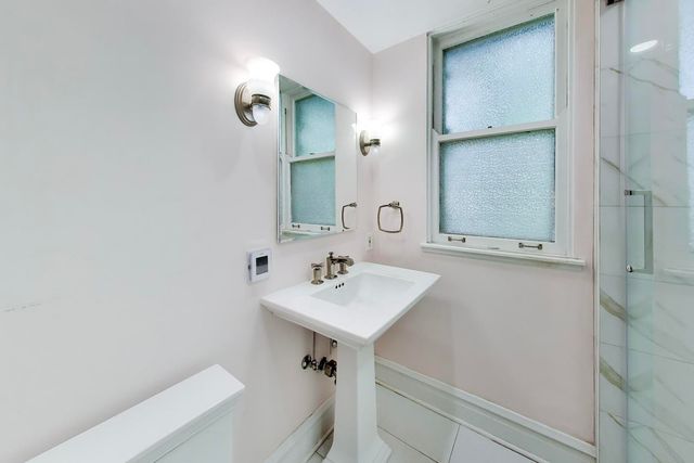 801 Gunderson Avenue, Oak Park, IL 60304
