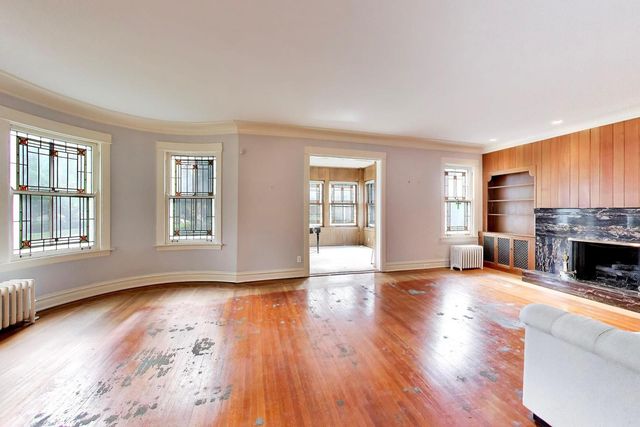801 Gunderson Avenue, Oak Park, IL 60304