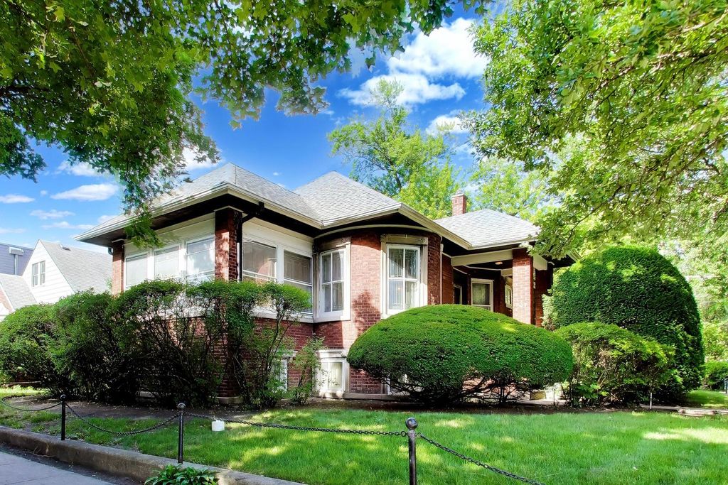 801 Gunderson Avenue, Oak Park, IL 60304