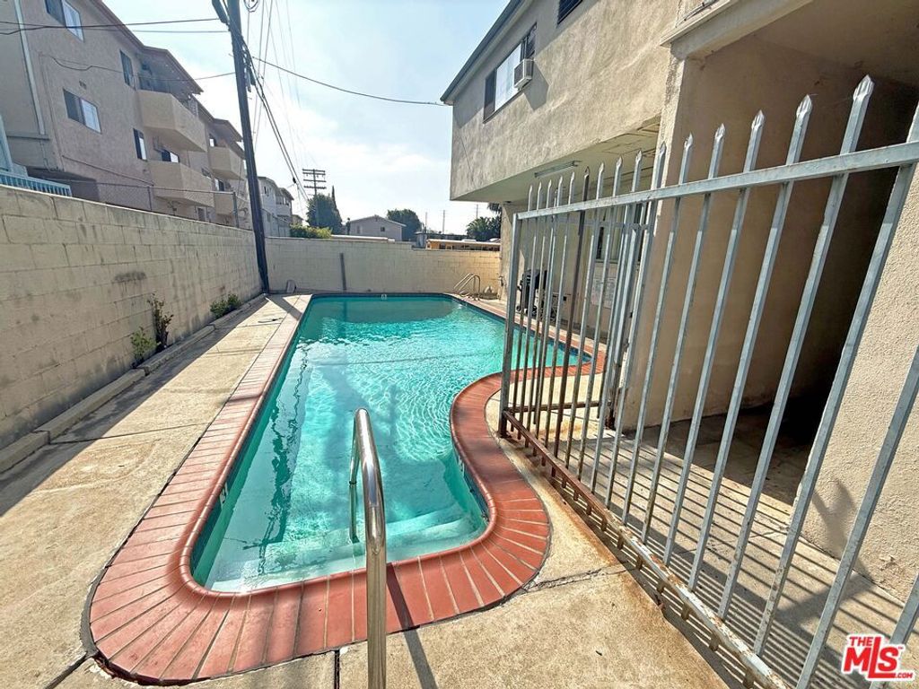 3340 Overland Avenue, Los Angeles, CA 90034 — photo 4