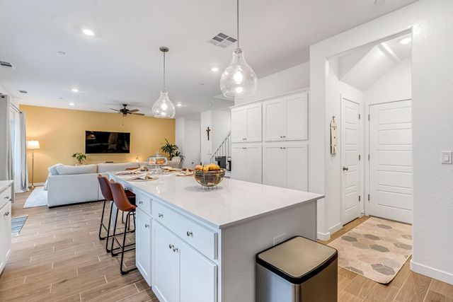 1039 Compass Drive W, Madera, CA 93636