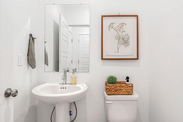 1039 Compass Drive W, Madera, CA 93636