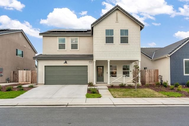 1039 Compass Drive W, Madera, CA 93636