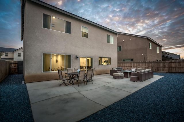 1039 Compass Drive W, Madera, CA 93636