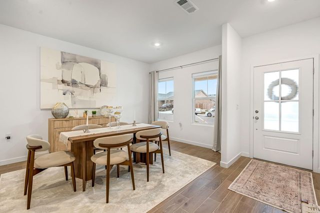 1039 Compass Drive W, Madera, CA 93636