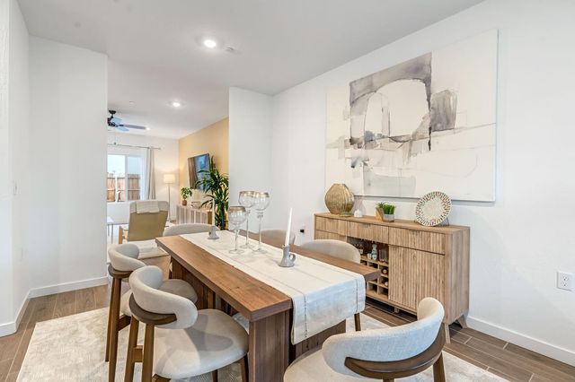 1039 Compass Drive W, Madera, CA 93636