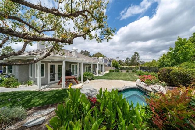 26072 Charing Cross, Valencia, CA 91355