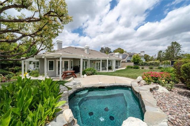 26072 Charing Cross, Valencia, CA 91355