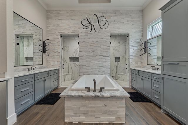 15577 Crown Oaks Drive, Montgomery, TX 77316