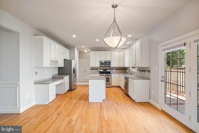 2038 MADRILLON RD, Vienna, VA 22182