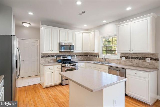 2038 MADRILLON RD, Vienna, VA 22182