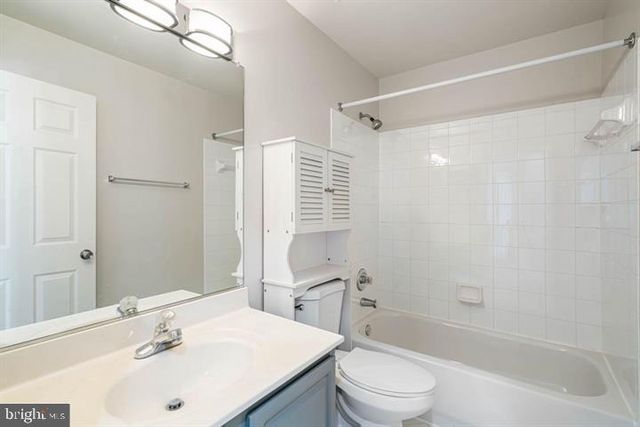 2038 MADRILLON RD, Vienna, VA 22182