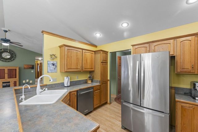 506 E Rossman STREET, Hartford, WI 53027