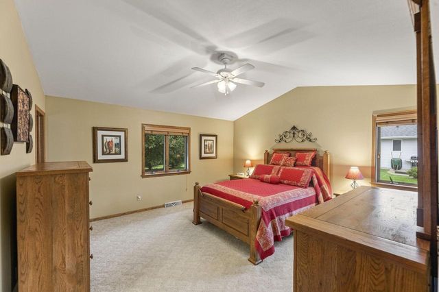 506 E Rossman STREET, Hartford, WI 53027